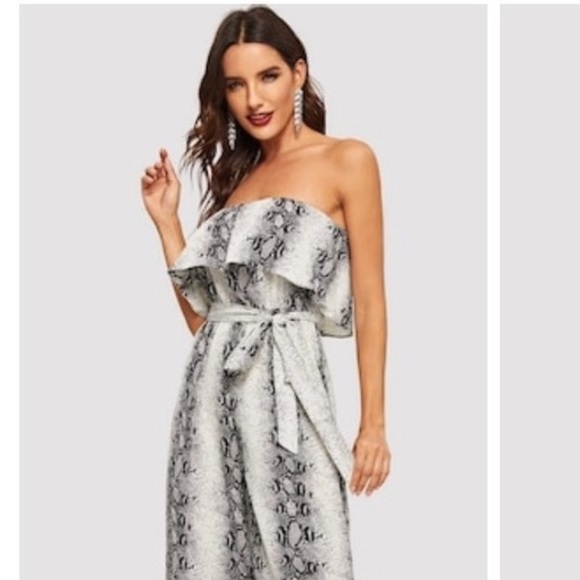 Chic Snakeskin Jumpsuit size L - Picture 2 of 8